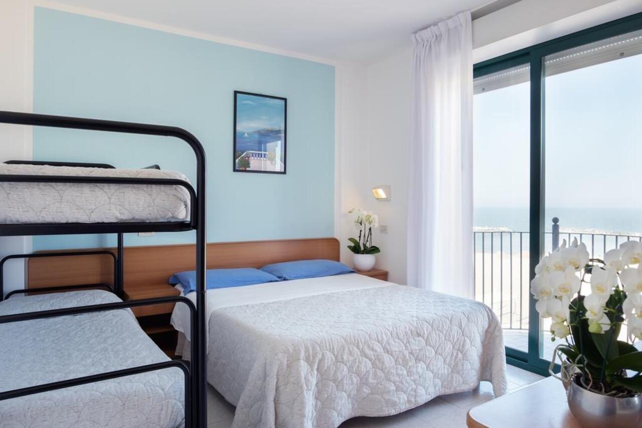 Hotel Emilia Rimini Buitenkant foto
