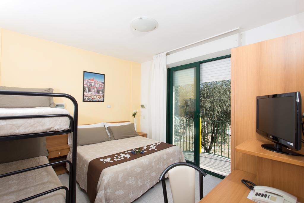 Hotel Emilia Rimini Kamer foto