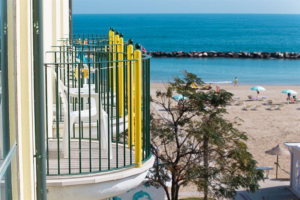 Hotel Emilia Rimini Buitenkant foto