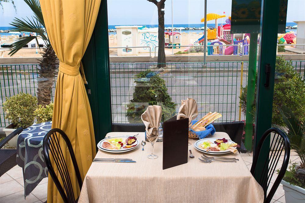 Hotel Emilia Rimini Buitenkant foto