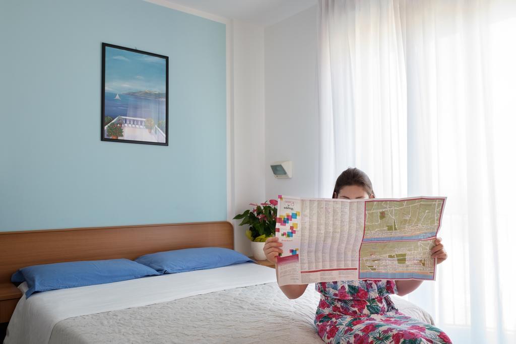 Hotel Emilia Rimini Buitenkant foto