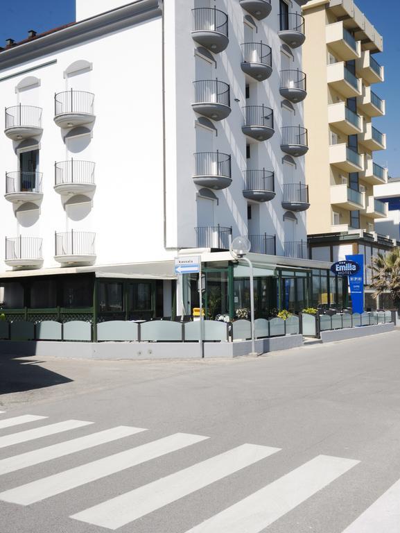 Hotel Emilia Rimini Buitenkant foto