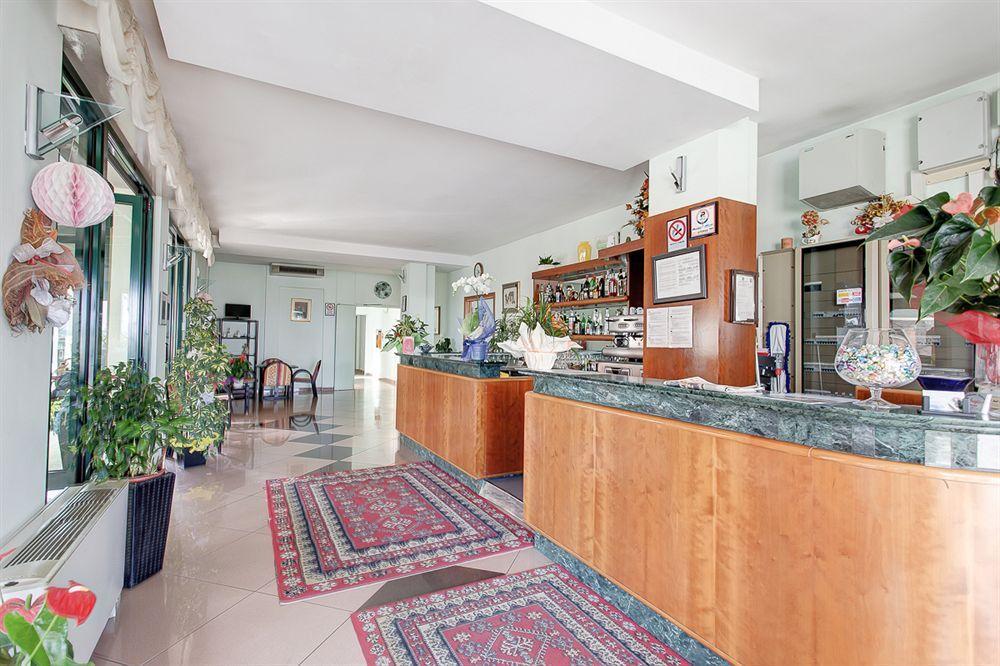 Hotel Emilia Rimini Buitenkant foto